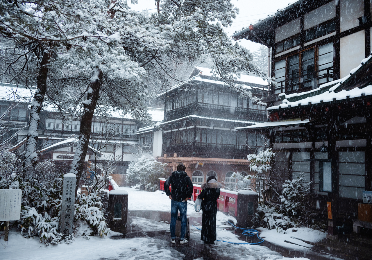 温泉宿は雪景色