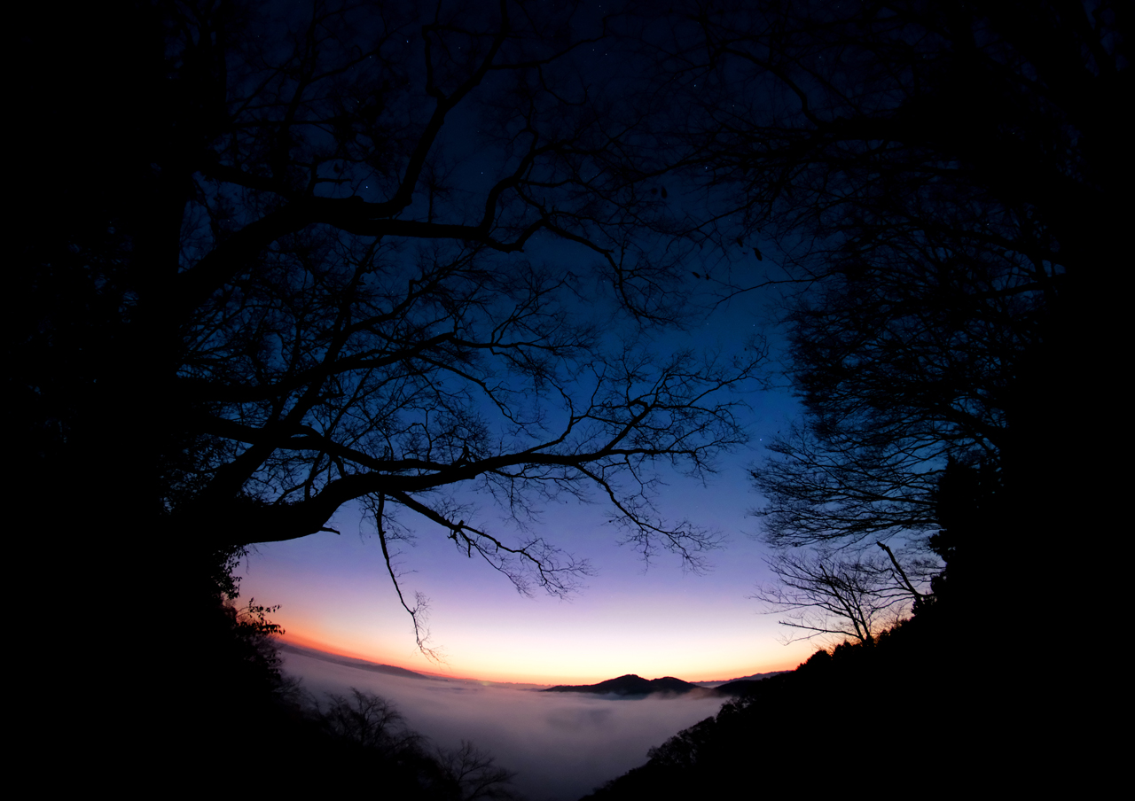 星と雲海の朝